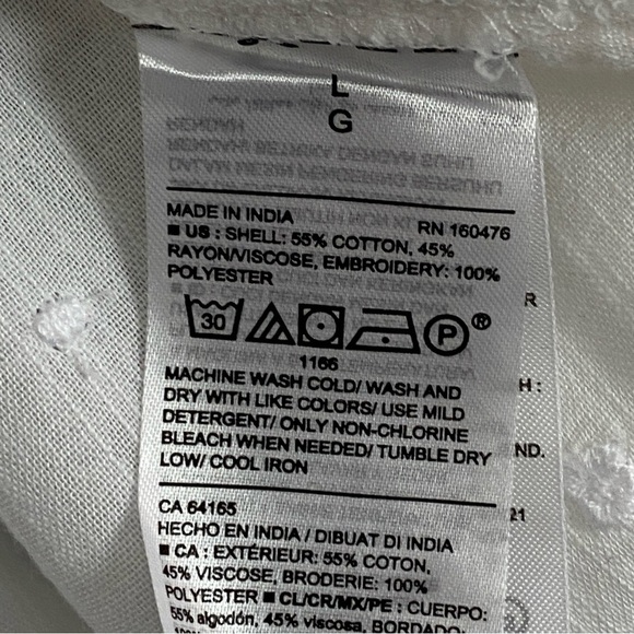 Old Navy White Eyelet Sleeveless Button-Up Shirt Sz Large - Picture 8 of 8